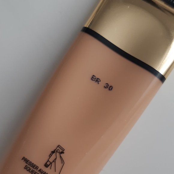 YSL Touche éclat all-in-one glow foundation - Picture 2 of 2